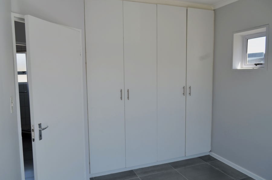 To Let 2 Bedroom Property for Rent in Strand South Western Cape